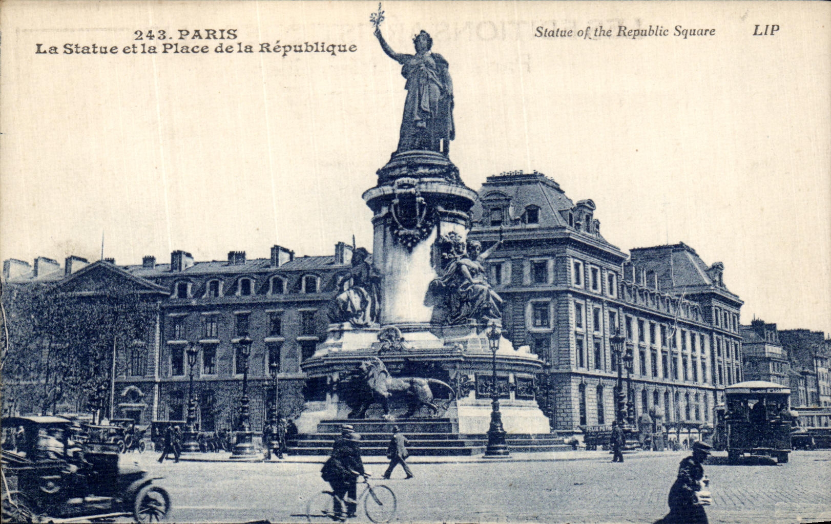 VINTAGE POSTCARD Paris the Statue and the place of the Republic