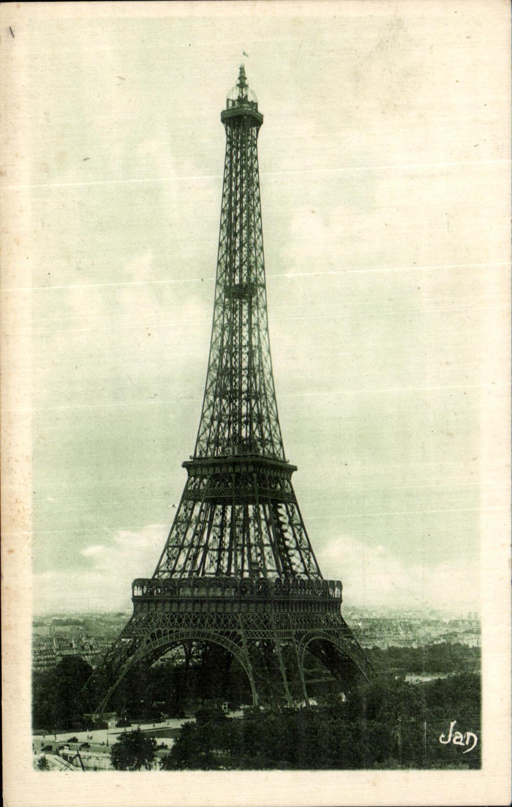 CPA Paris La Tour Eiffel 