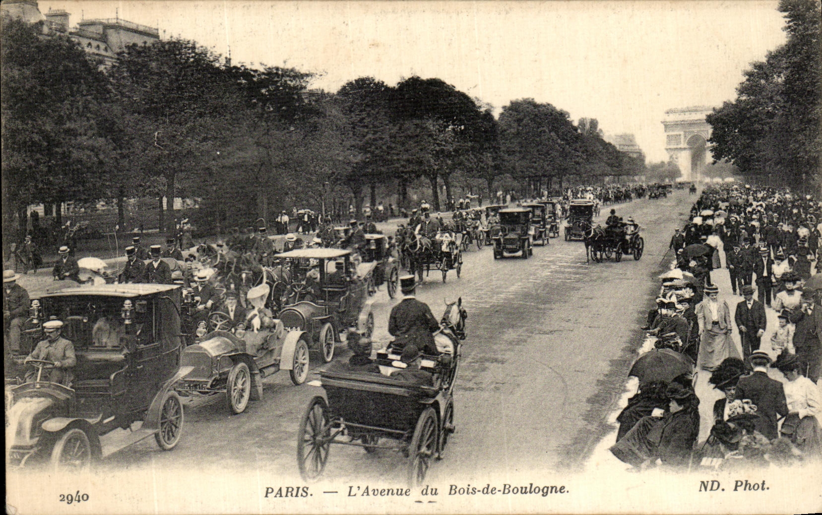 VINTAGE POSTCARD Paris L Avenue of the Bois de Boulogne