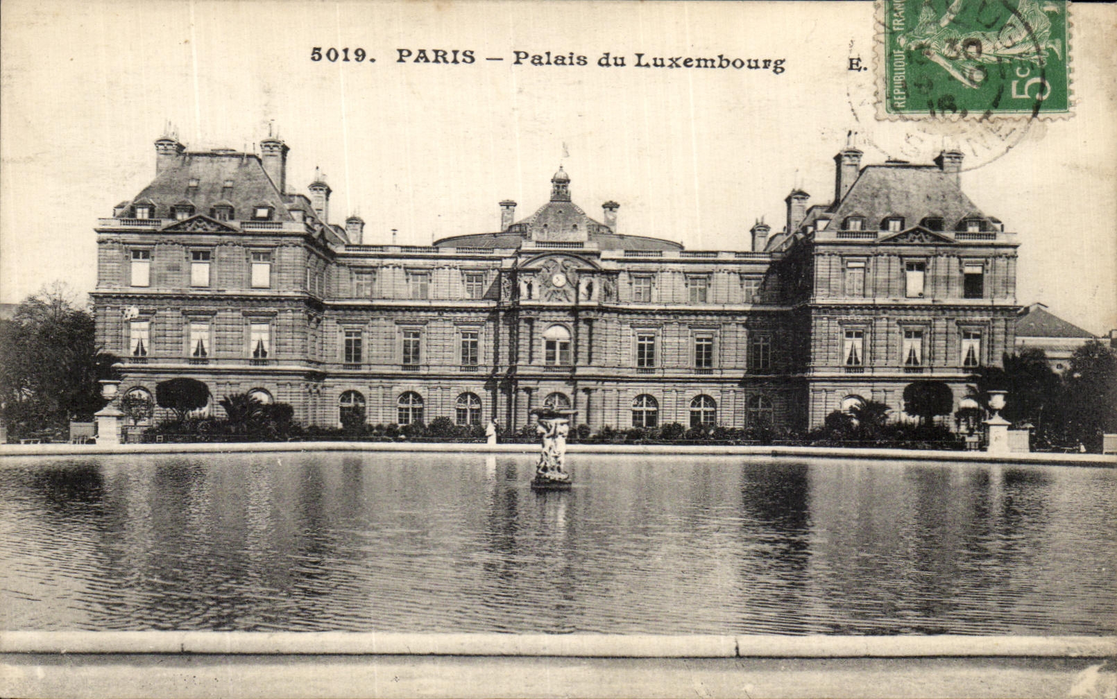 VINTAGE POSTCARD Paris Palate of Luxembourg