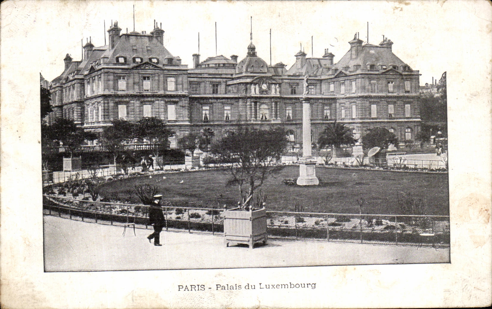 VINTAGE POSTCARD Paris Palate Of Luxembourg