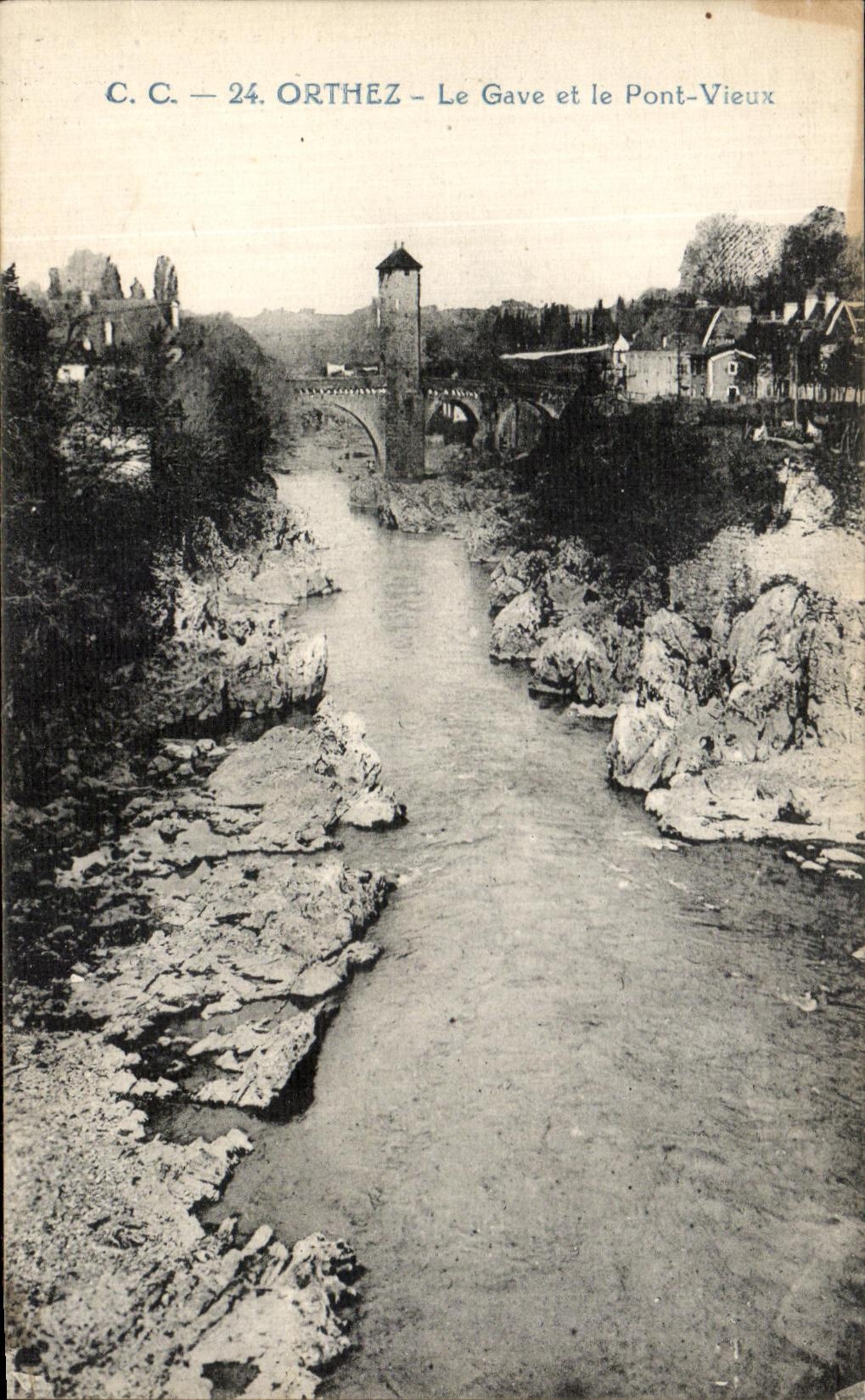 VINTAGE POSTCARD Orthez the Old Gave And Bridge