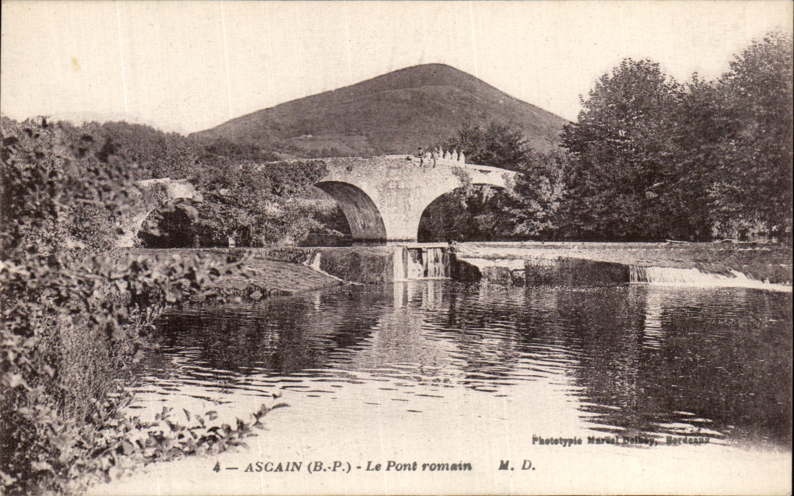 VINTAGE POSTCARD Ascain the Romain Bridge