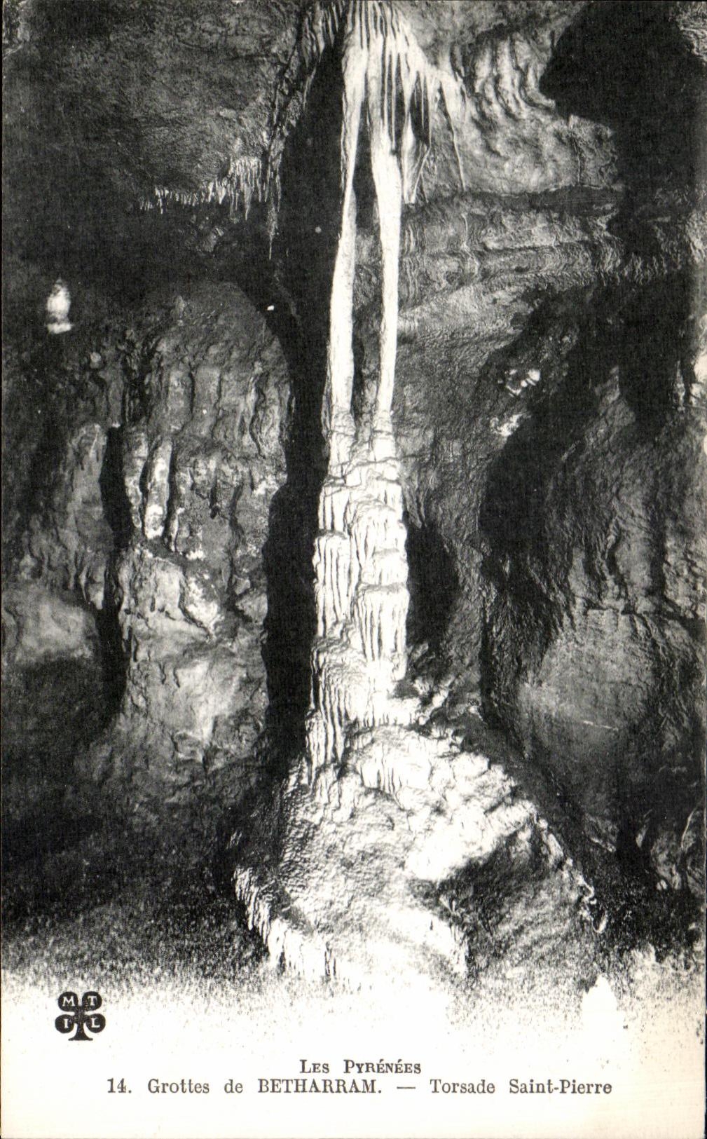 VINTAGE POSTCARD Grottes of Betharram Twists Saint Pierre