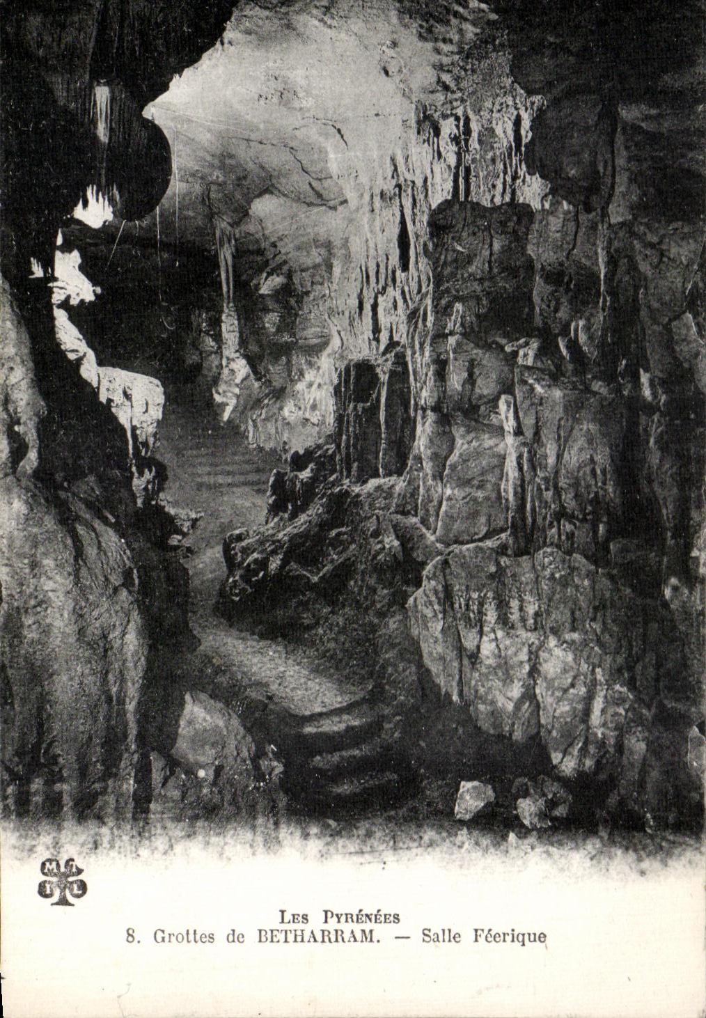 VINTAGE POSTCARD Caves of Fairy like Betharram Room