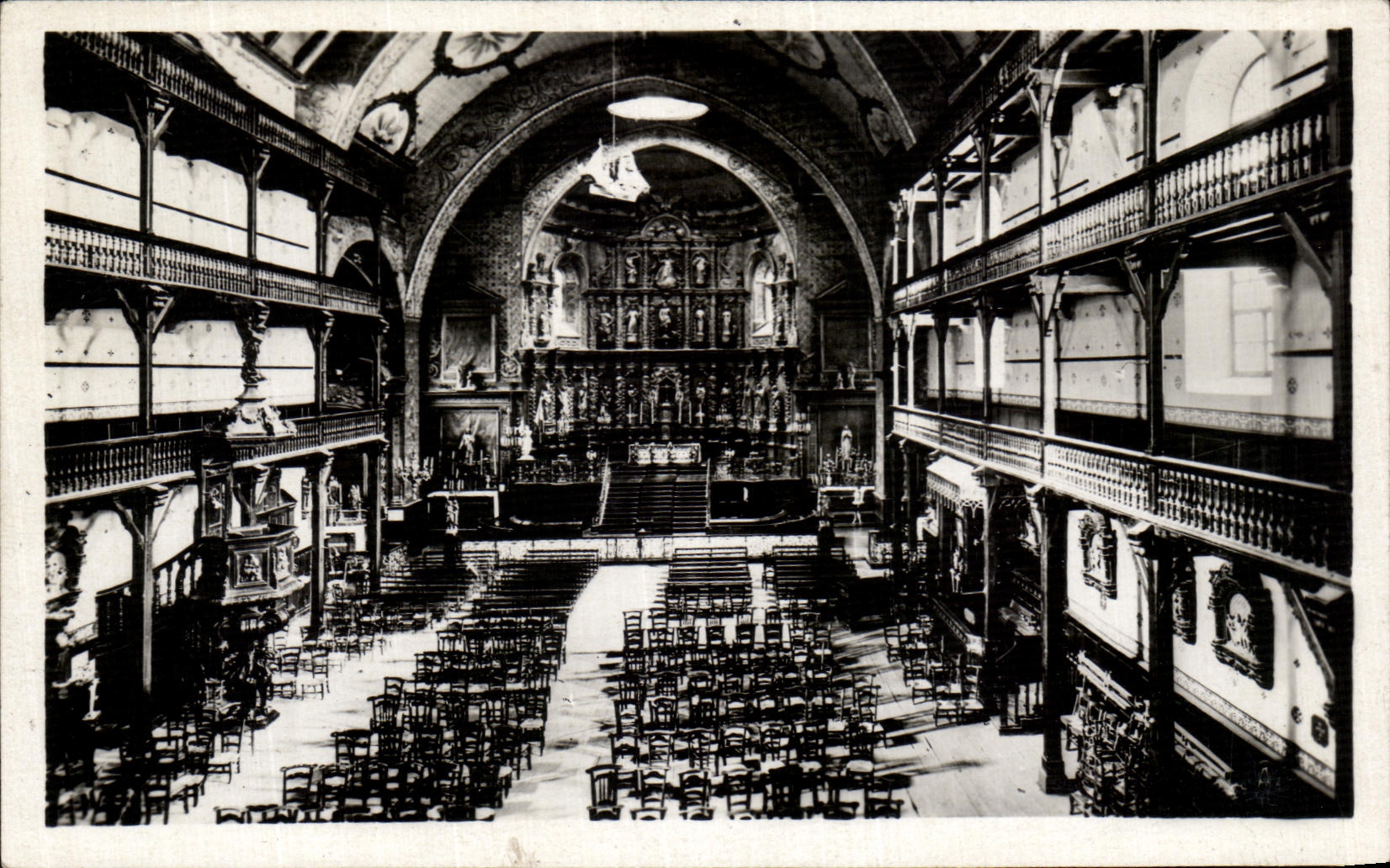 CPA St Jean de Luz L Eglise Paroissiale ou fut celebre le mariage de Louis XIV