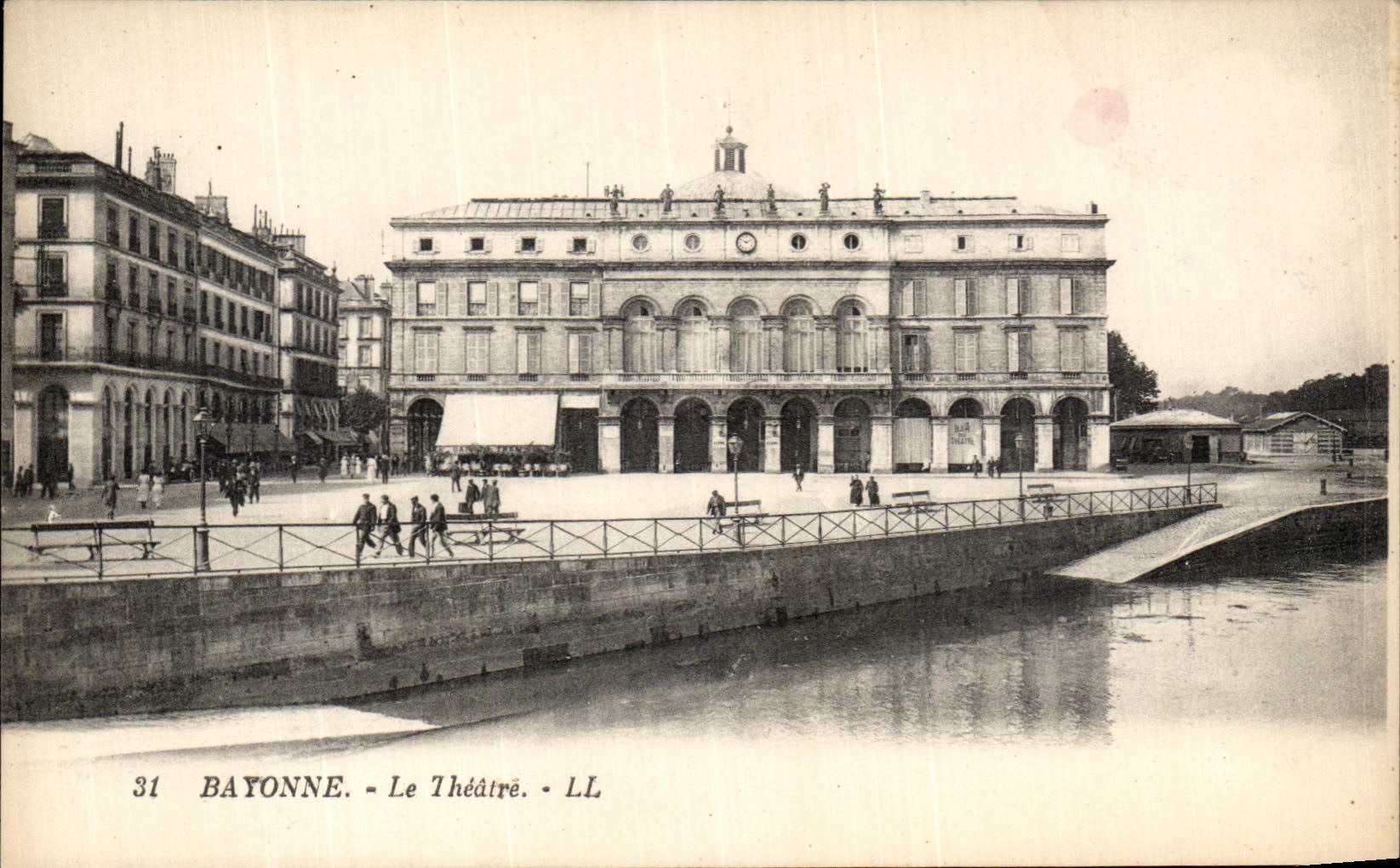 VINTAGE POSTCARD Bayonne the Theater