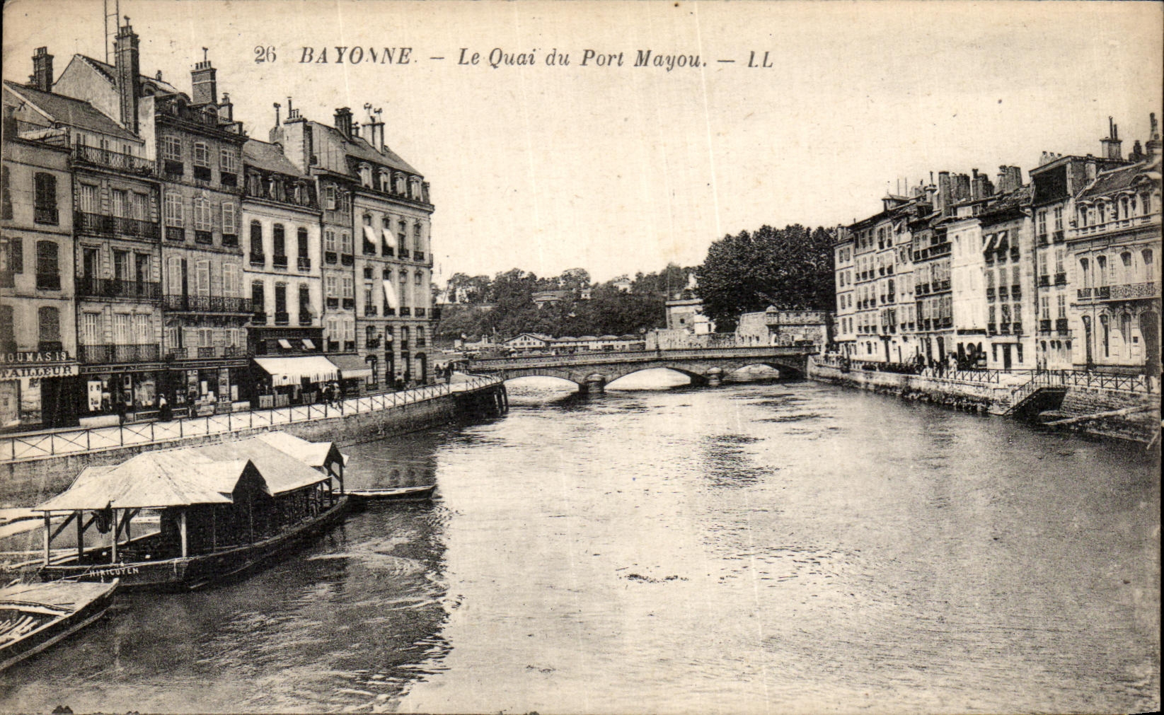 VINTAGE POSTCARD Bayonne the Quay of the Mayou Port