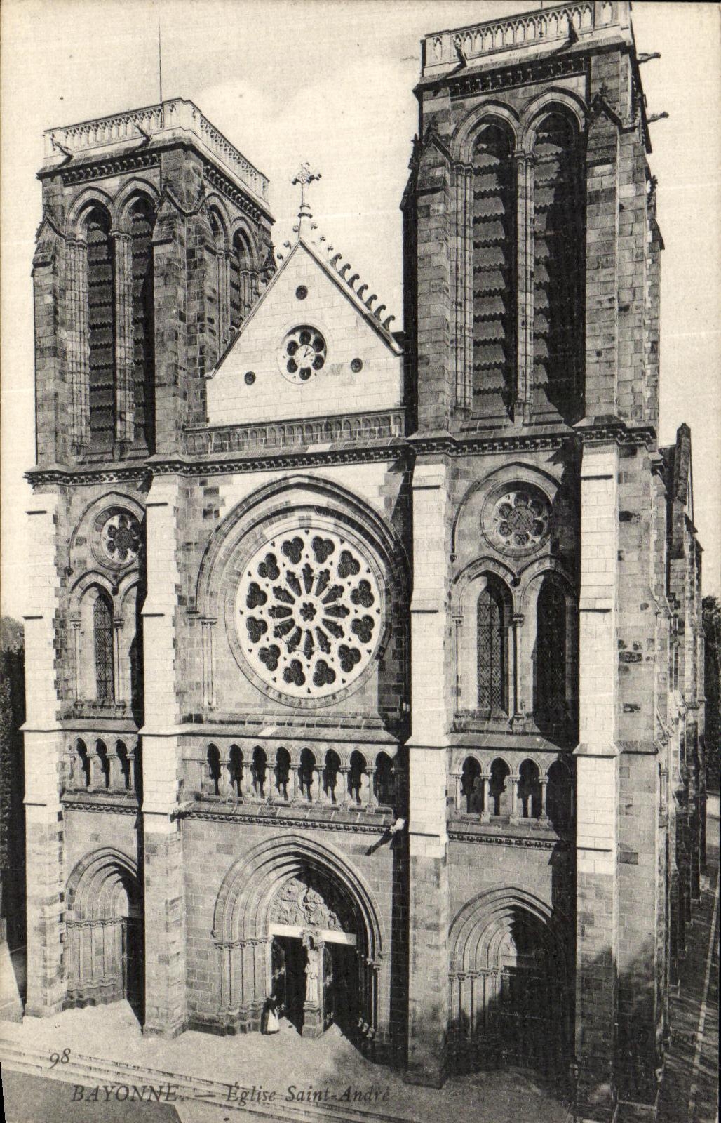 VINTAGE POSTCARD Bayonne Church Saint Andre