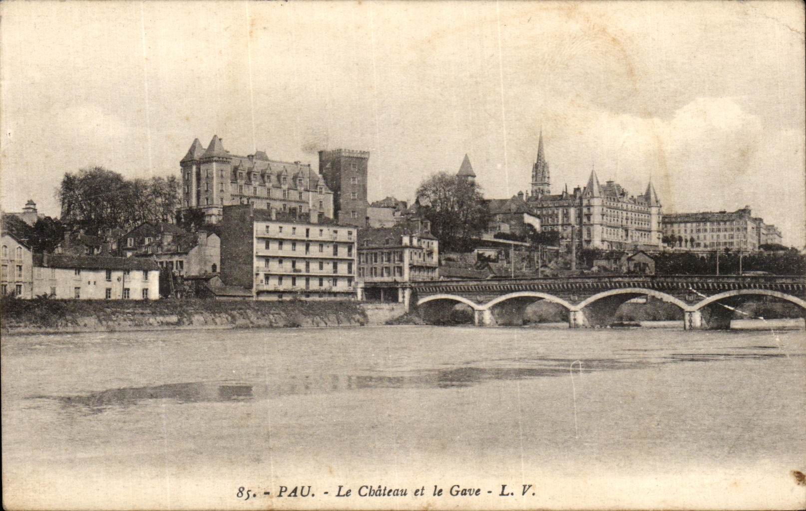 VINTAGE POSTCARD Pau the Castle And Gave
