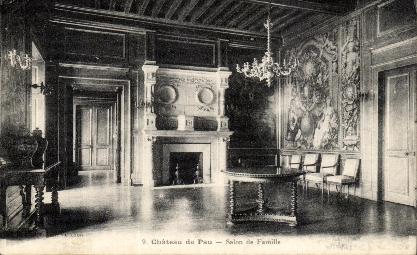 VINTAGE POSTCARD Pau the Castle Living room Of Family