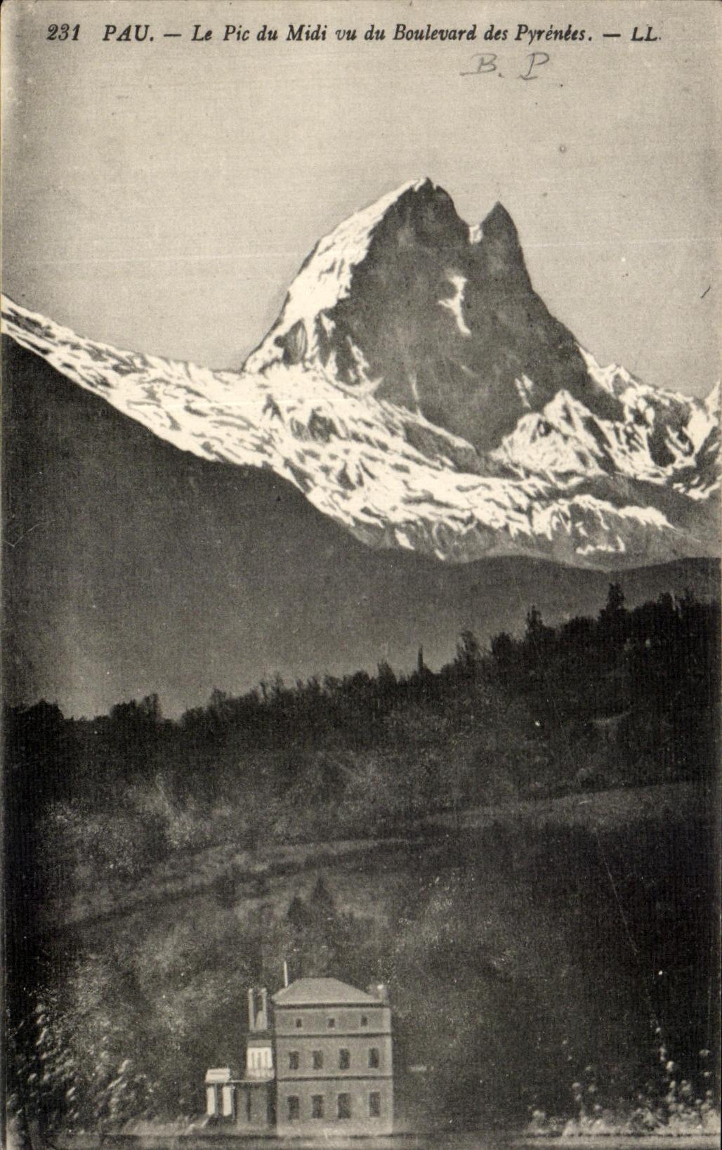 VINTAGE POSTCARD Pau the Peak of midday Seen Of the Boulevard of the Pyrenees