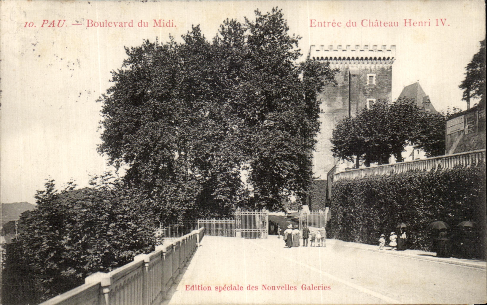 CPA Pau Boulevard du midi Entree du Chateau Henri IV