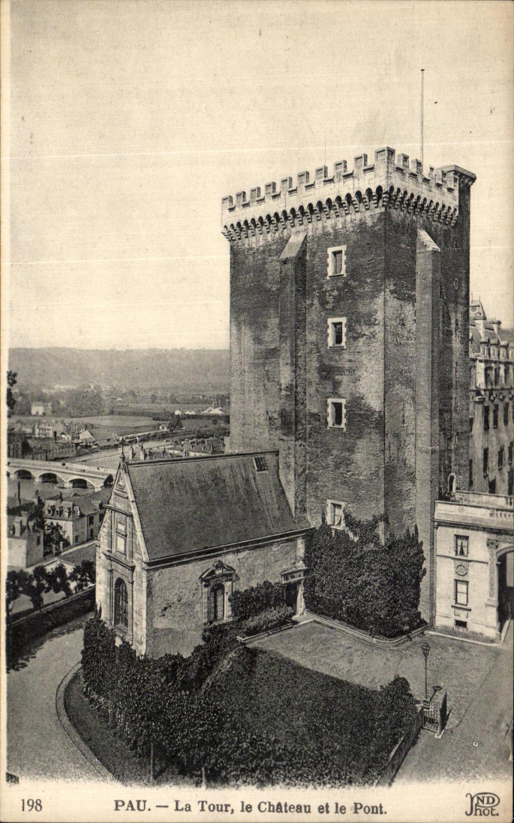 VINTAGE POSTCARD Pau the Tower the Castle and the Bridge