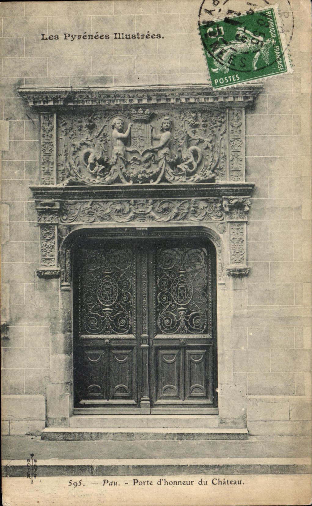 VINTAGE POSTCARD Pau Carries D Honneur of the Castle