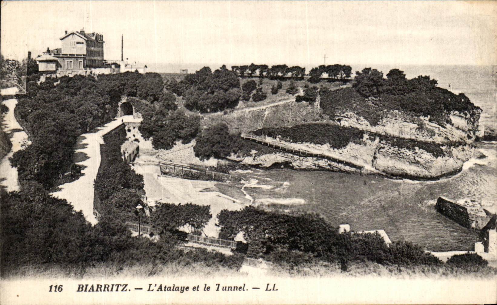CPA Biarritz L Atalaye et Le Tunnel 