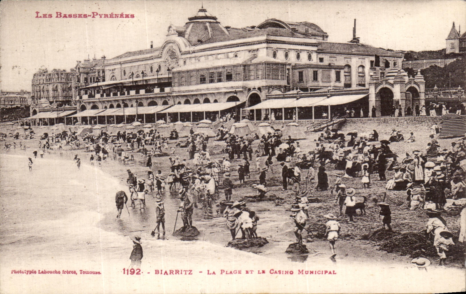 VINTAGE POSTCARD Biarritz the Beach And the Municipal Casino