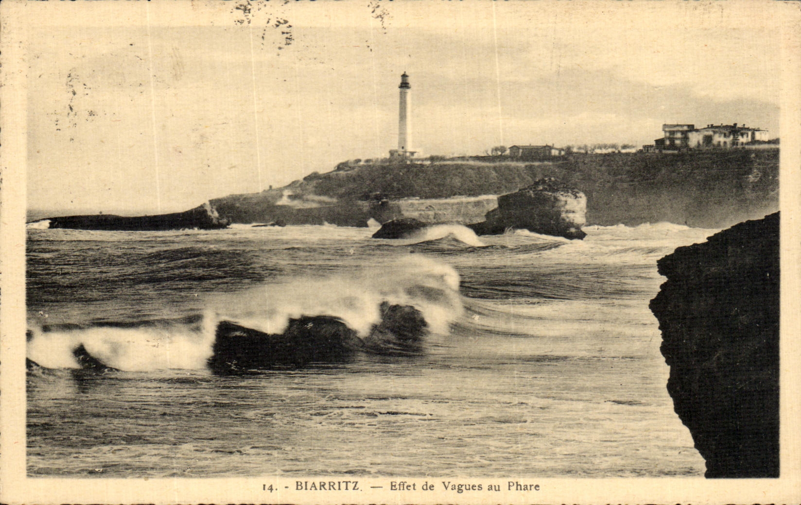 CPA Biarritz Effet de Vagues au Phare 