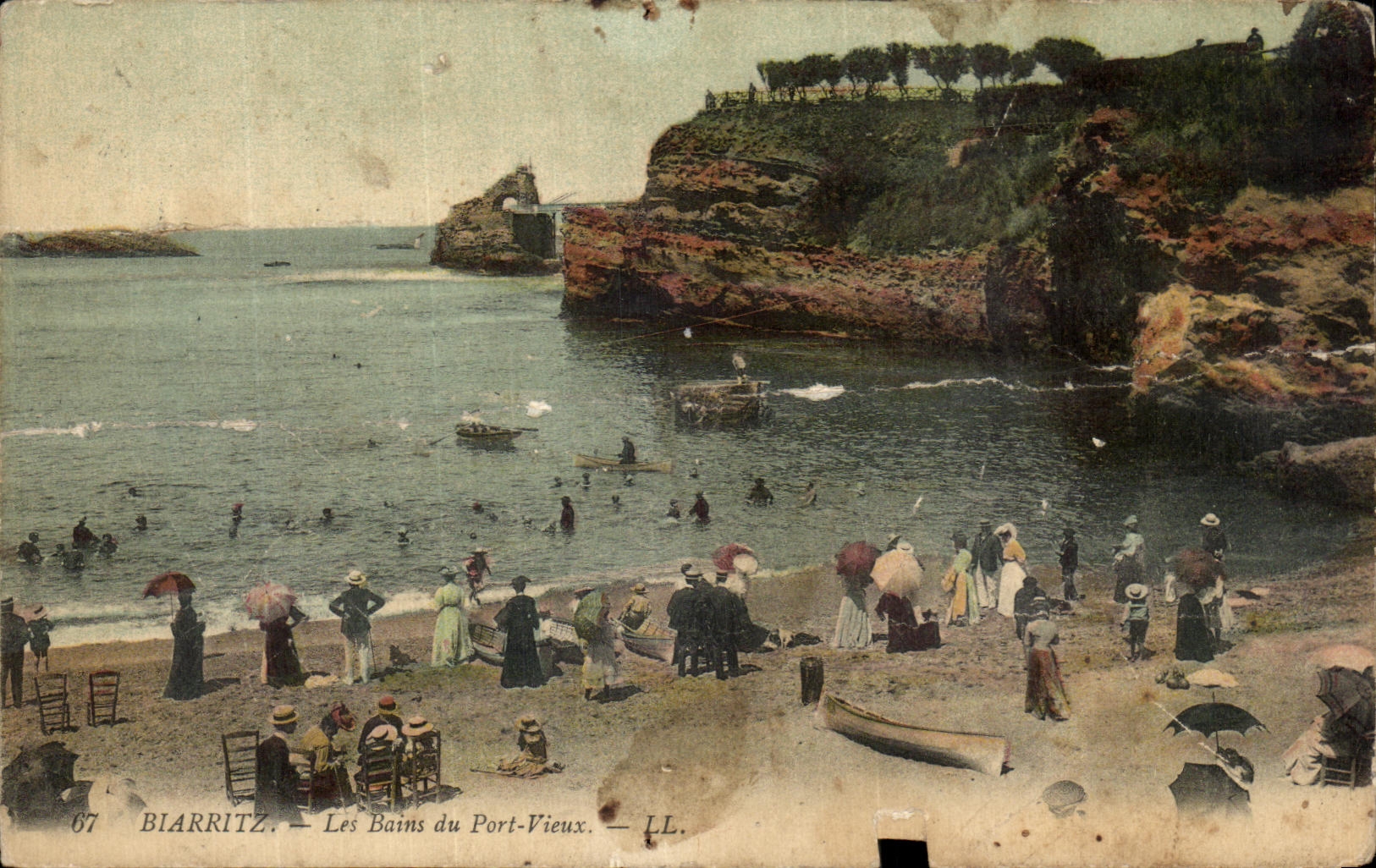 VINTAGE POSTCARD Biarritz Les Bains Of the Old Port