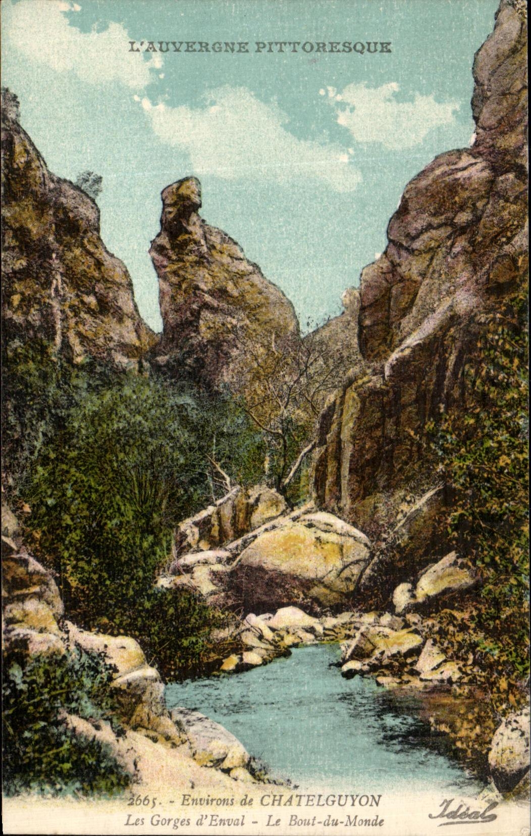 Alrededores de la POSTAL de la VENDIMIA de Chatelguyon la catarata D Enval el extremo del mundo