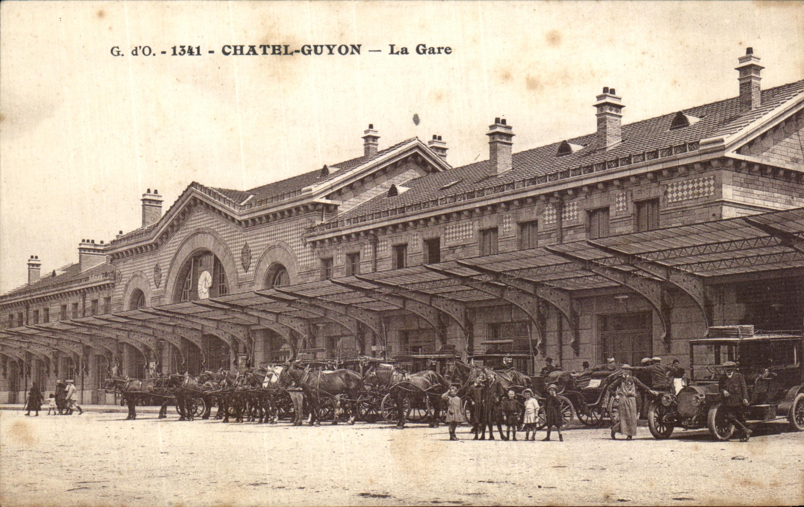 Estacion de tren de Chatelguyon de la POSTAL de la VENDIMIA