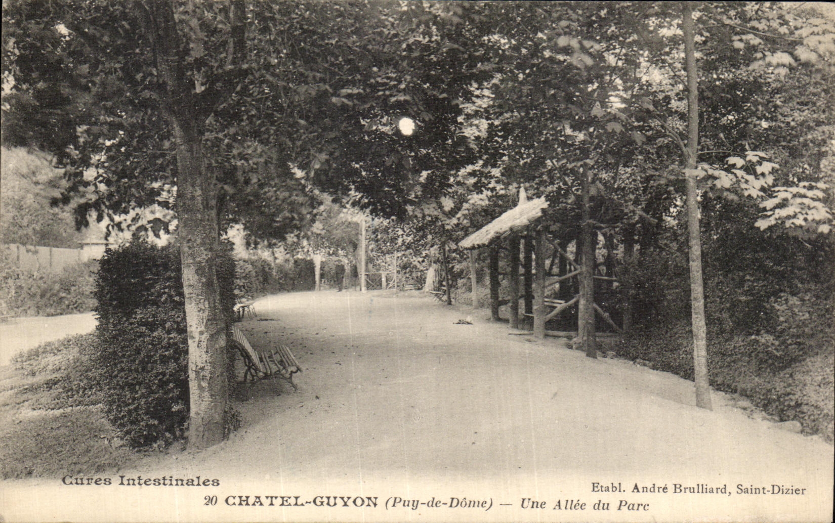 POSTAL Chatelguyon de la VENDIMIA un callejon del parque