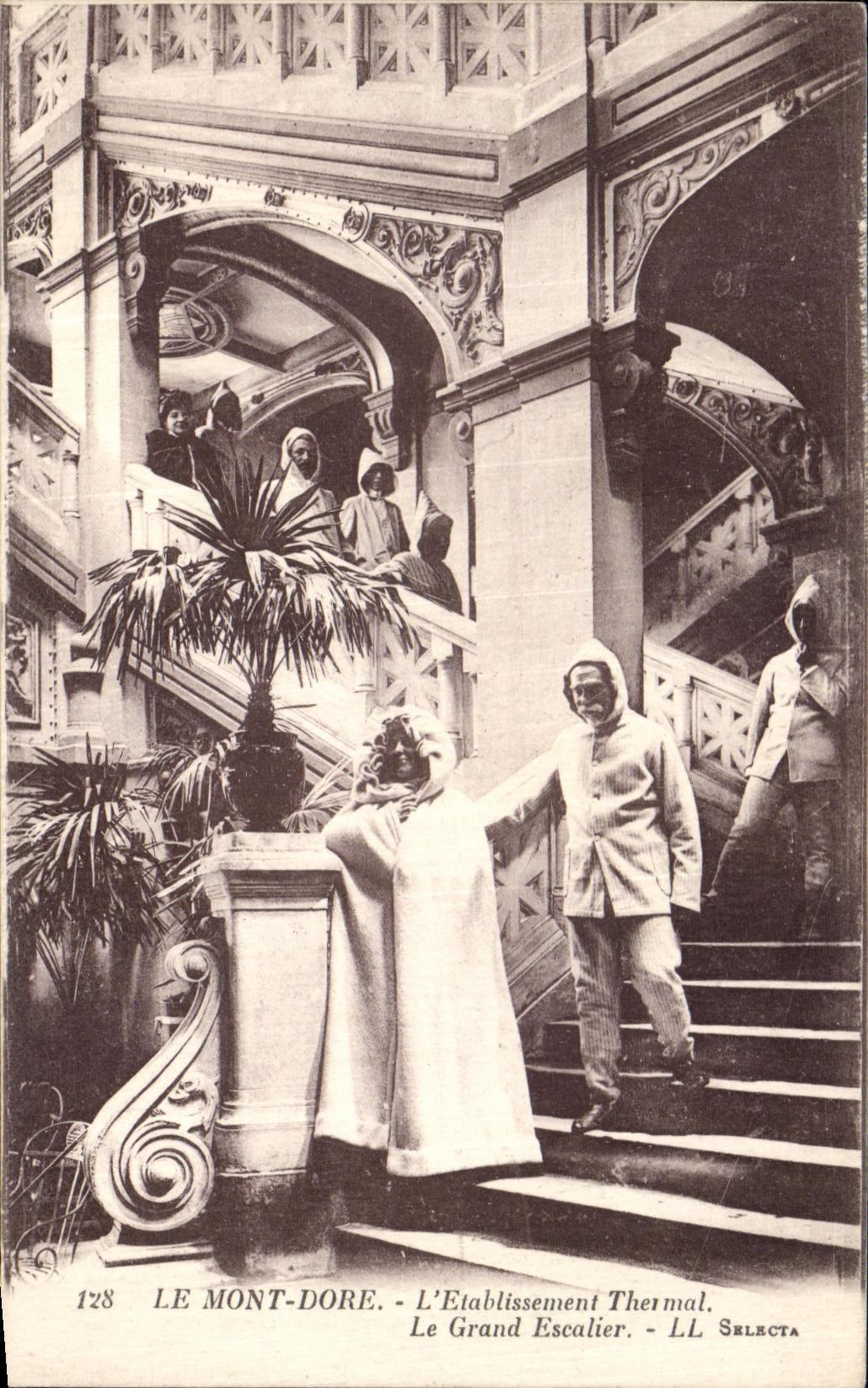 VINTAGE POSTCARD the Mount Gilds Hydropathic establishment the large staircase