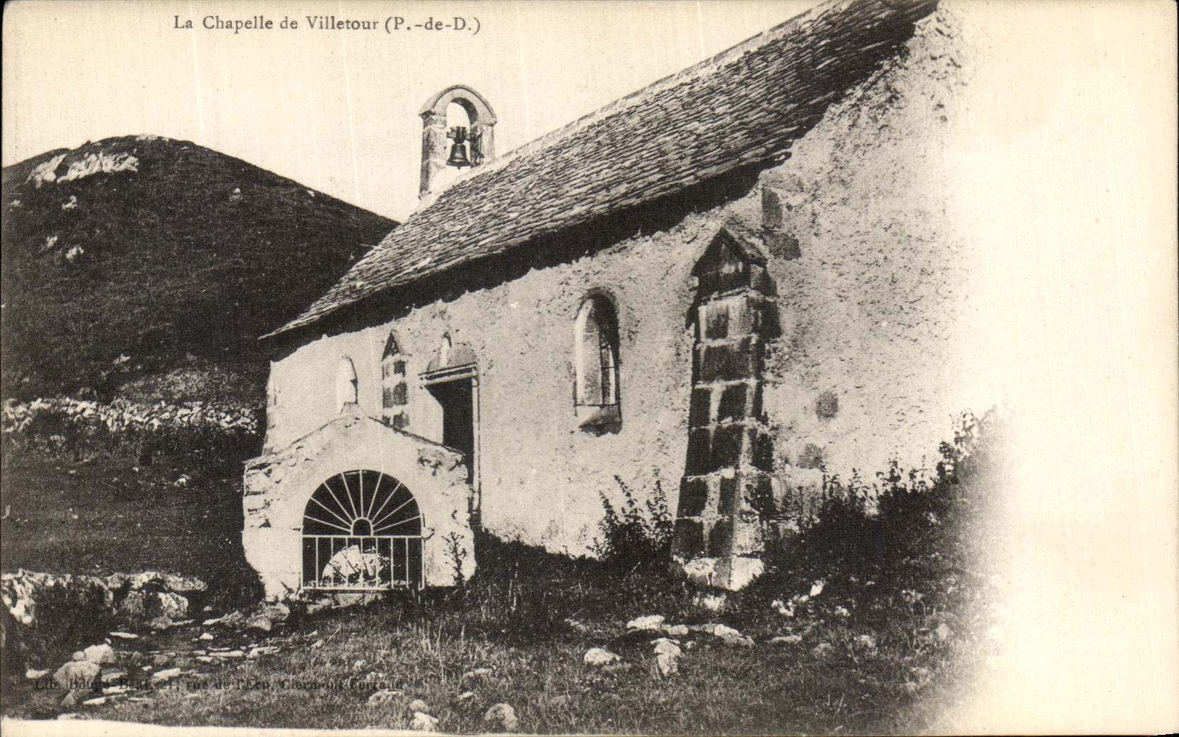 VINTAGE POSTCARD the vault of Villetour