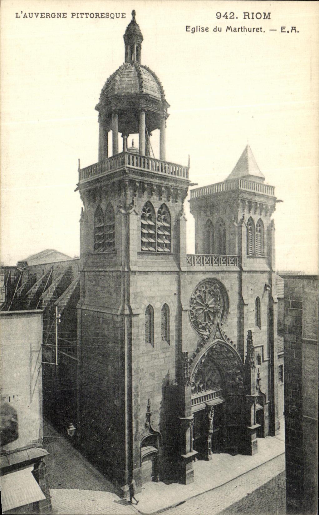 Iglesia de Riom de la POSTAL de la VENDIMIA de Marthuret