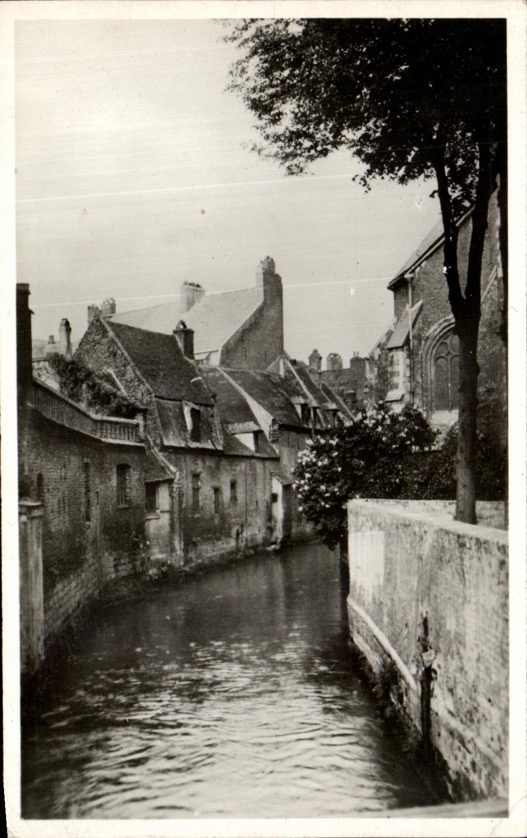 POSTAL Hesdin de la VENDIMIA una esquina de Canche