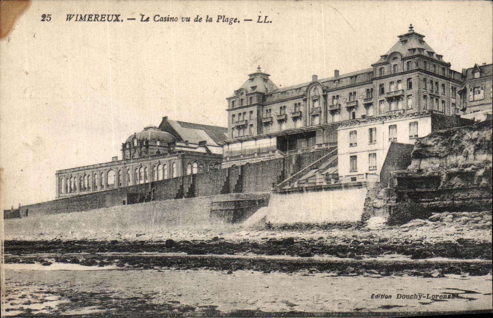 VINTAGE POSTCARD Wimereux the Casino Seen Of the Beach