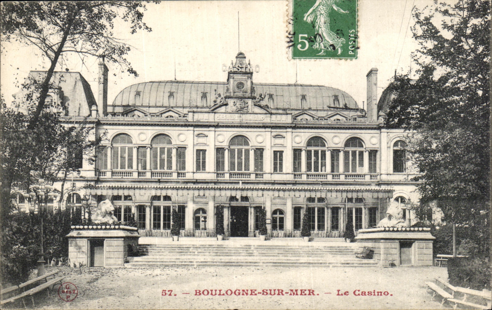 VINTAGE POSTCARD Boulogne On Sea the Casino Lion