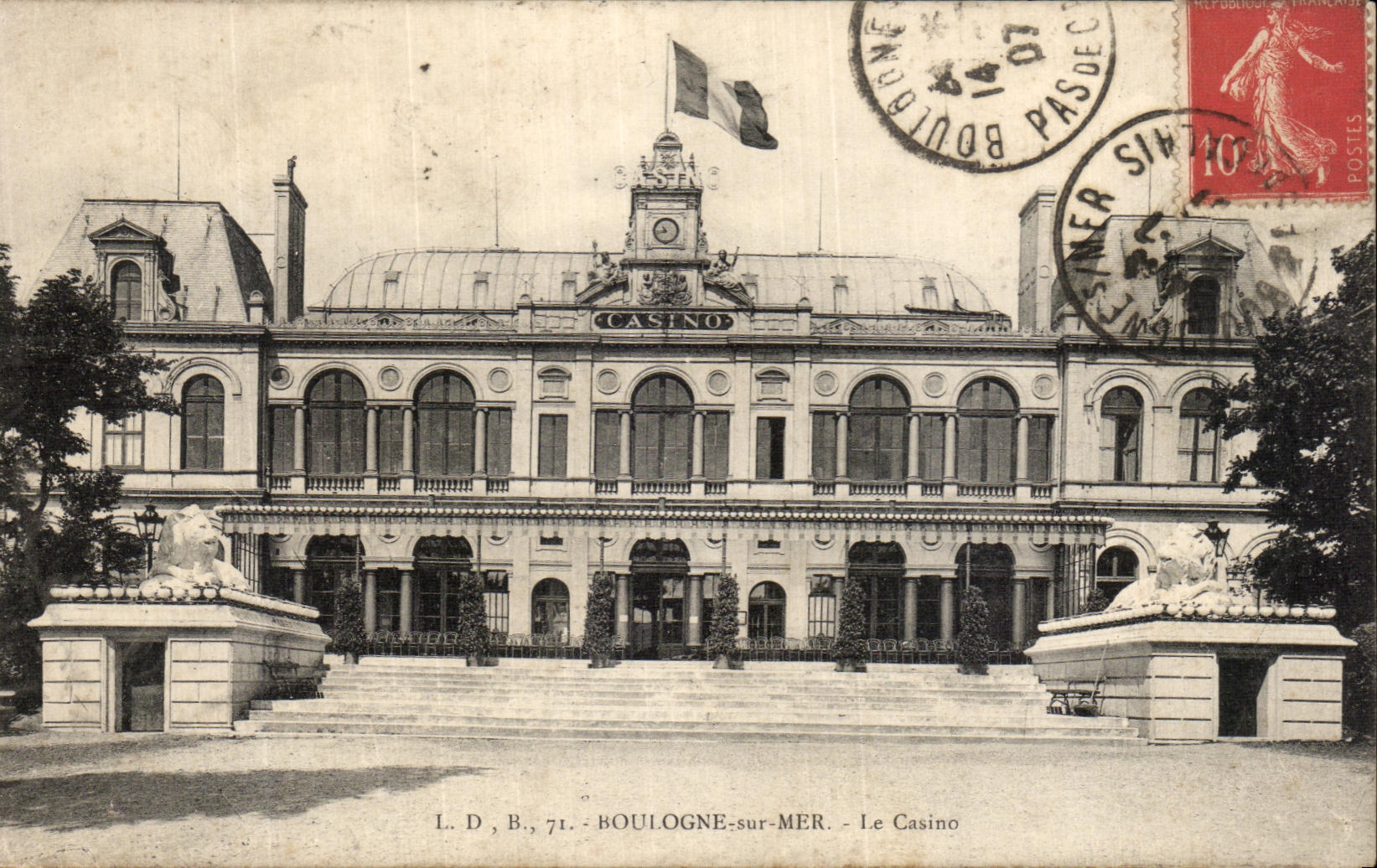 VINTAGE POSTCARD Boulogne On Sea the Castle