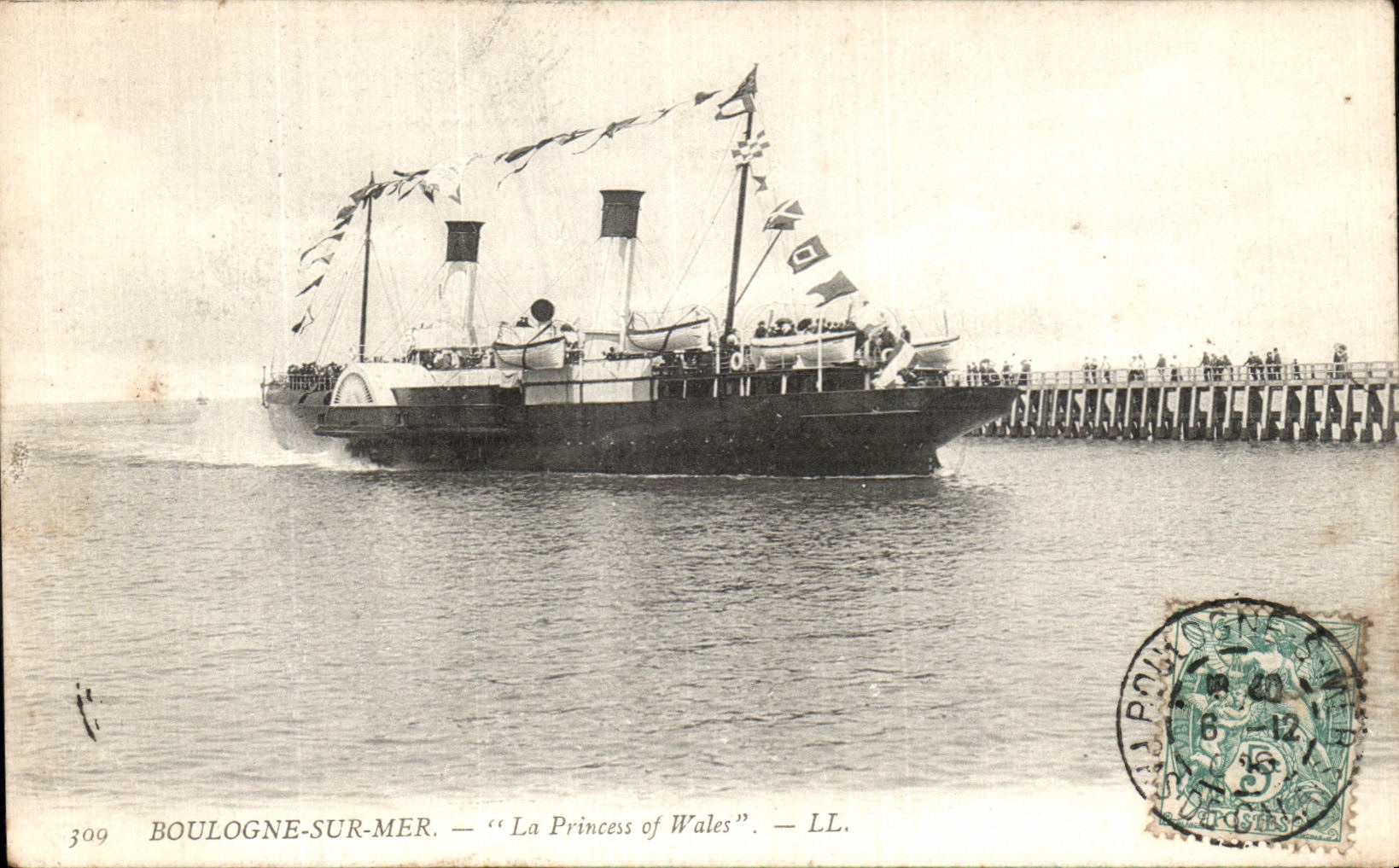 VINTAGE POSTCARD Boulogne On Sea Princes Of Wales Boat