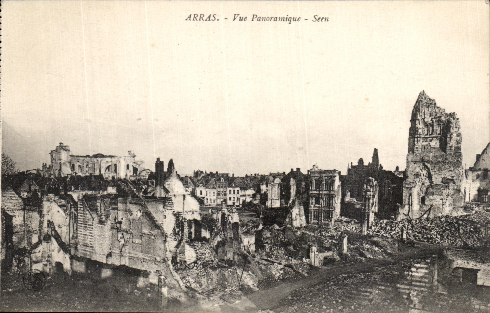 CPA Arras Vue Panoramique Militaria 