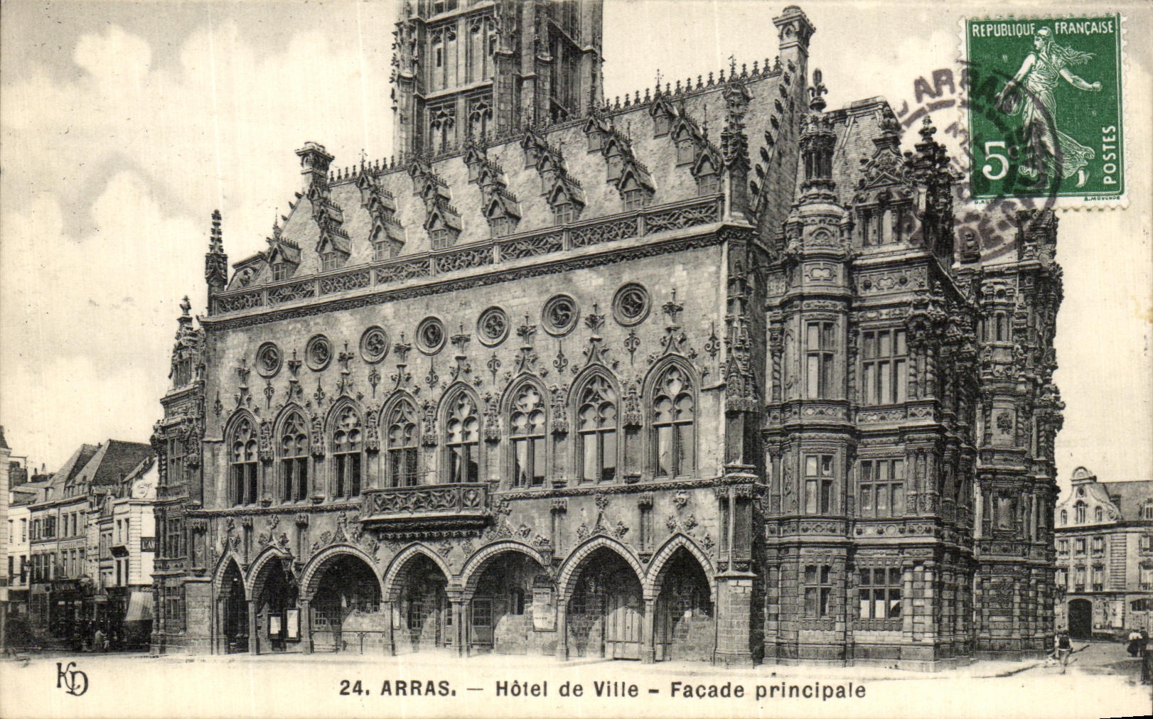 CPA Arras Hotel de Ville Facade Principale