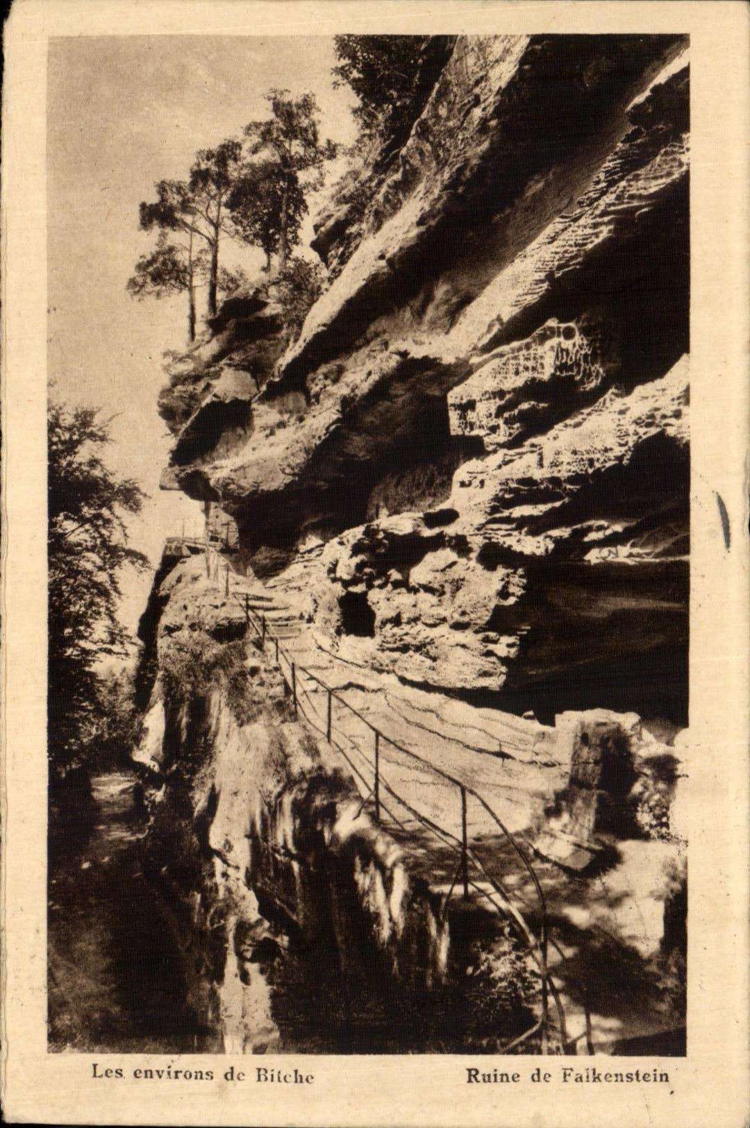 VINTAGE POSTCARD the Bitche Surroundings Ruin of Falkenstein