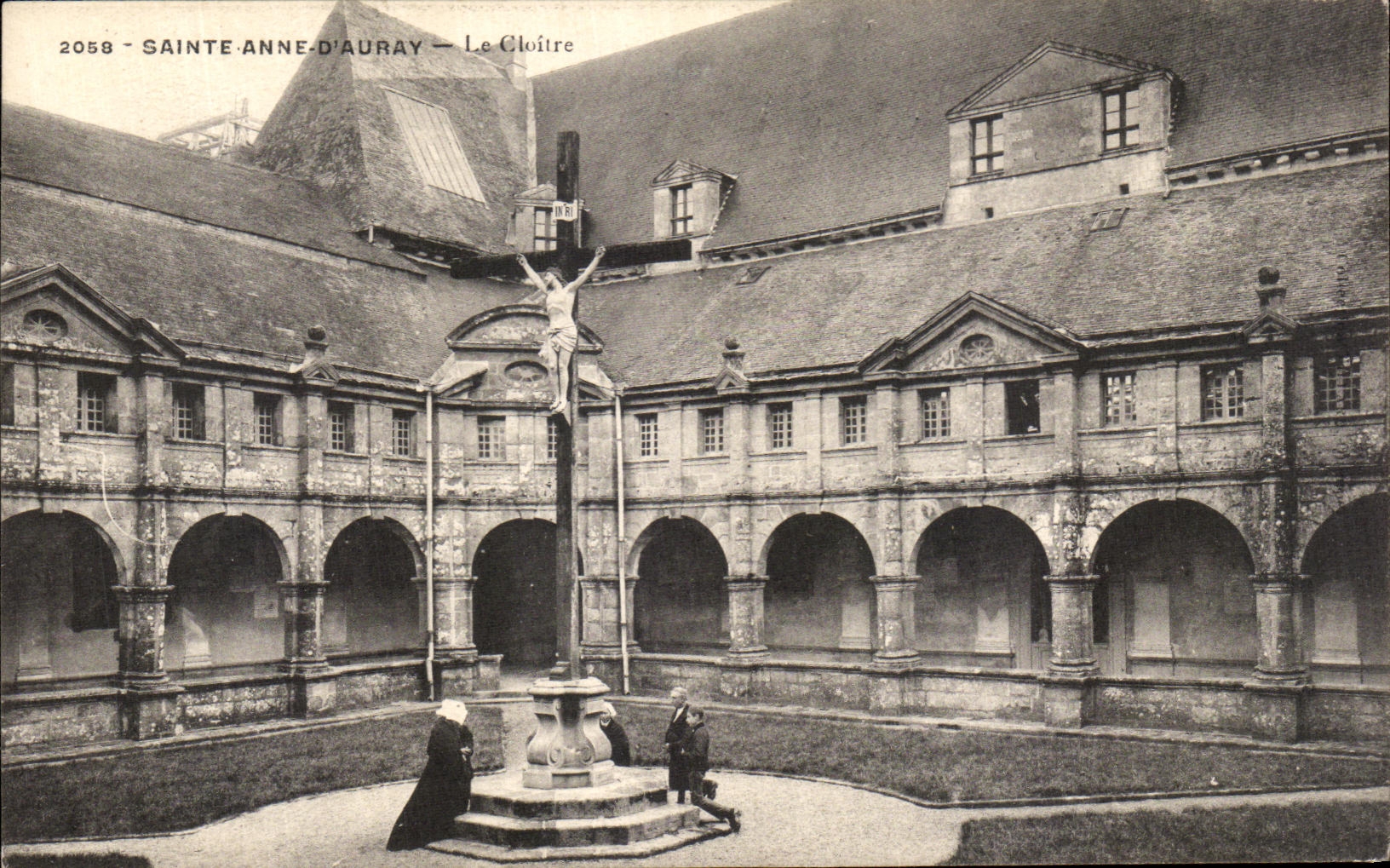 VINTAGE POSTCARD Sainte Anne D Auray the Cloister