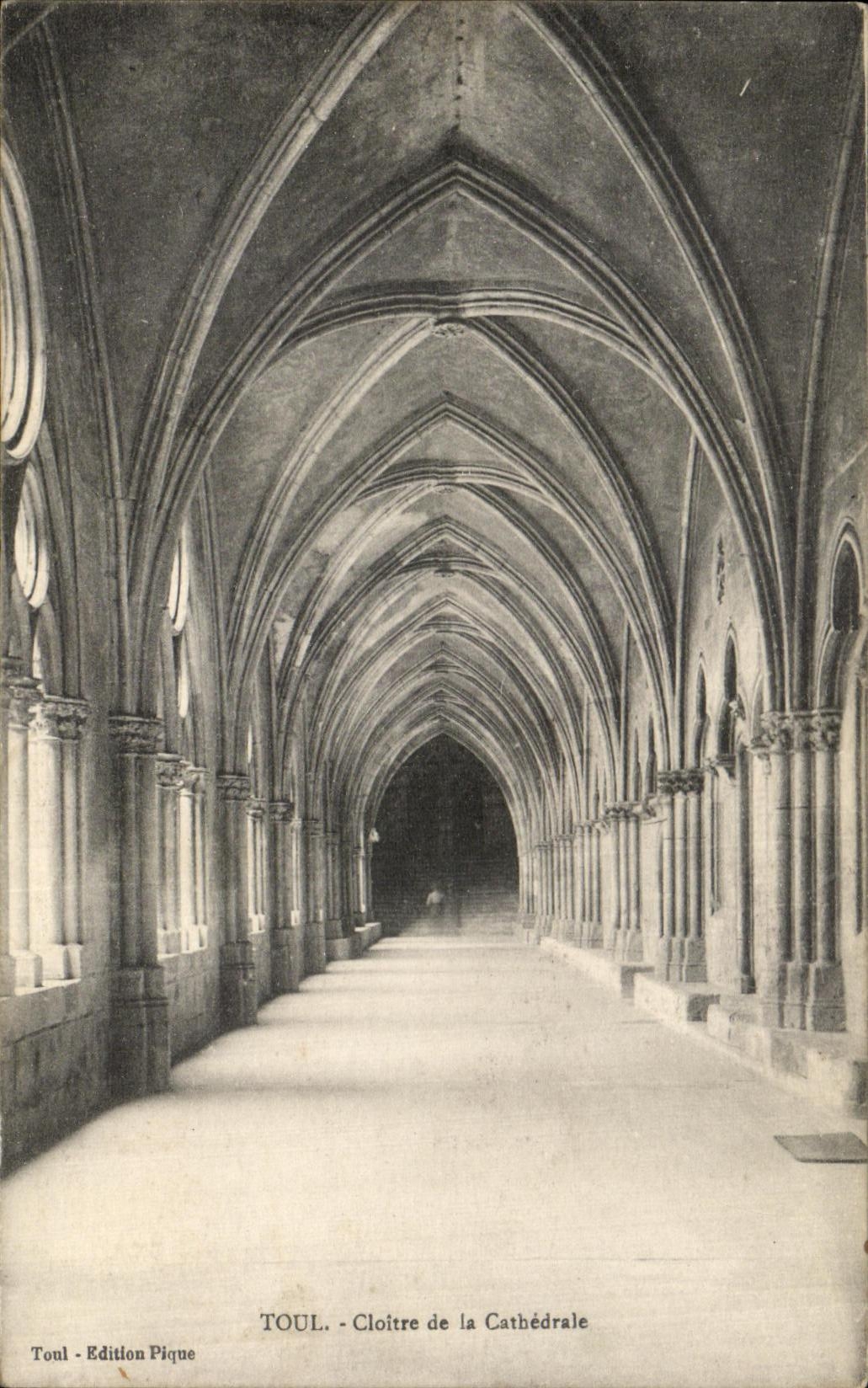 Claustro de Toul de la POSTAL de la VENDIMIA de la catedral