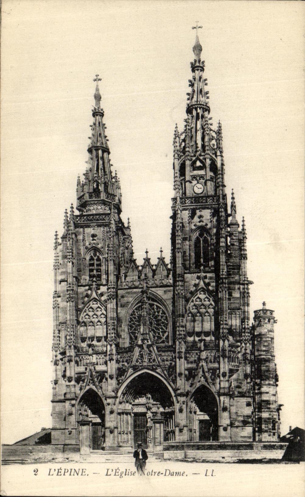 VINTAGE POSTCARD L Spine L Notre Dame Church