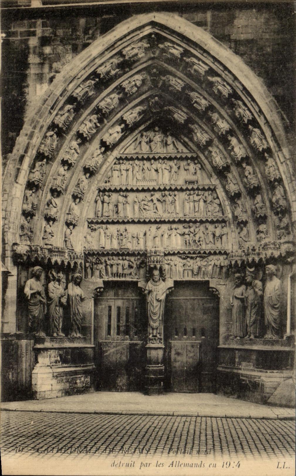 VINTAGE POSTCARD Cathedral Of northern Rheims Gate