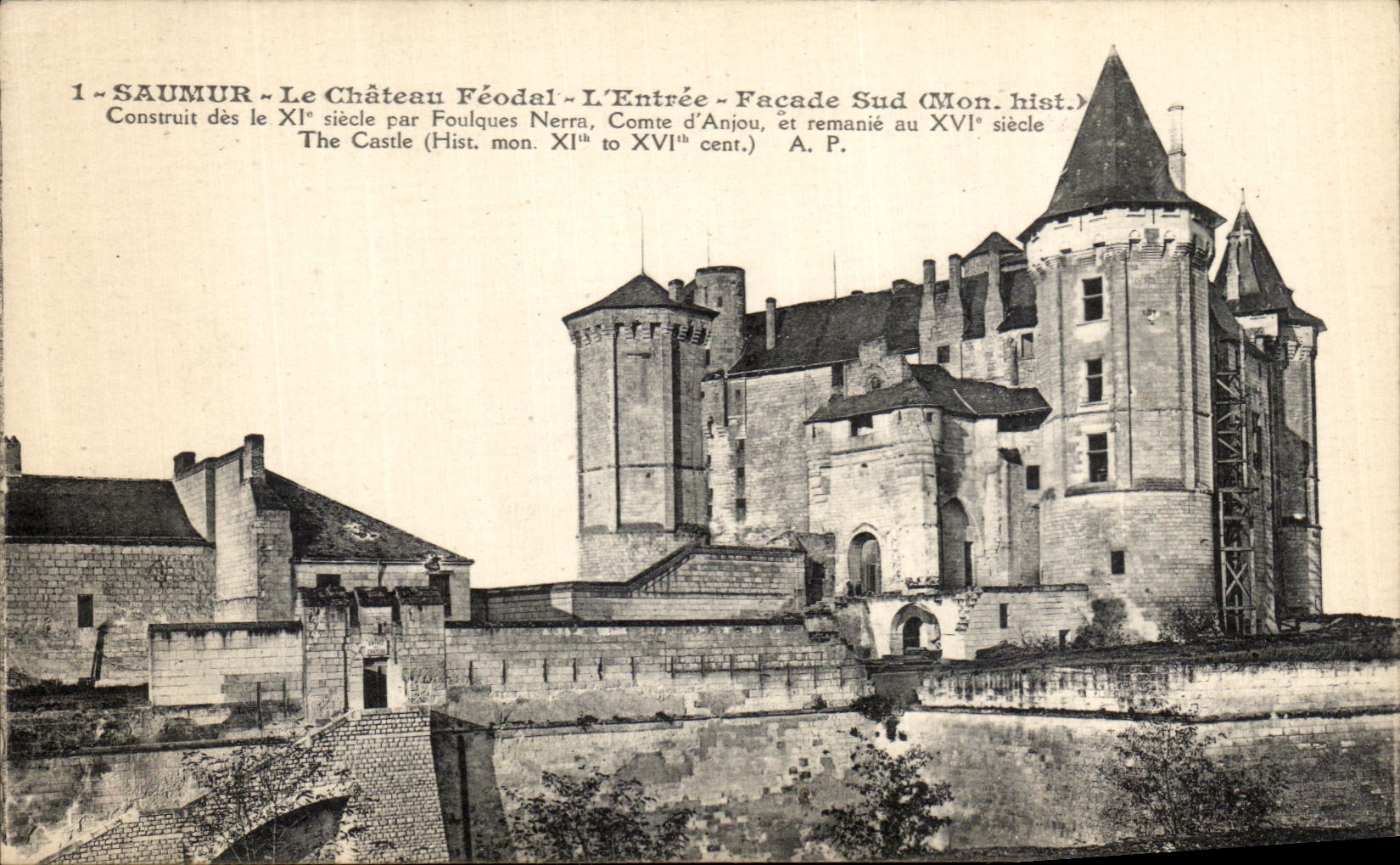 VINTAGE POSTCARD Saumur the Feudal Castle L Entered Southern Frontage