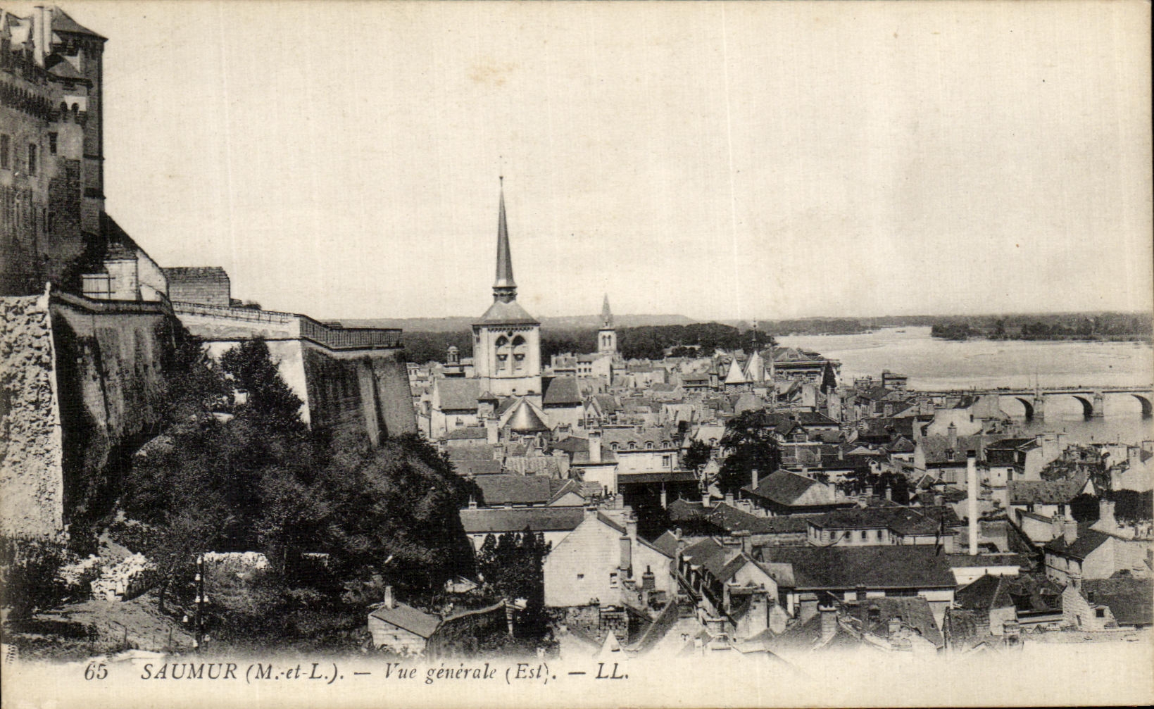 VINTAGE POSTCARD Saumur View