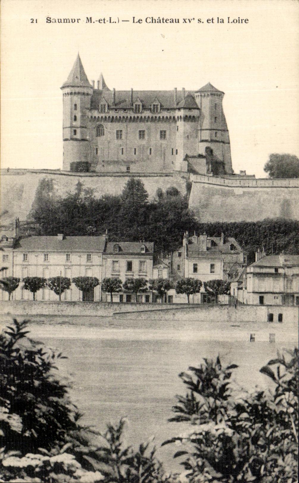 VINTAGE POSTCARD Saumur the Castle and the Loire