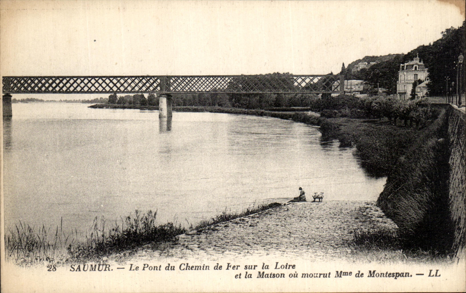 VINTAGE POSTCARD Saumur the Bridge of the railroad On the Loire