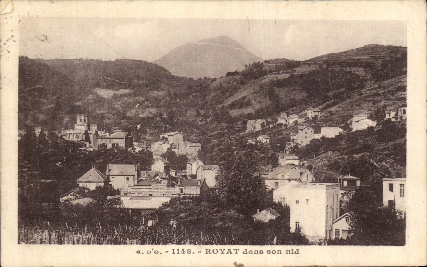 VINTAGE POSTCARD Royat In not Nest