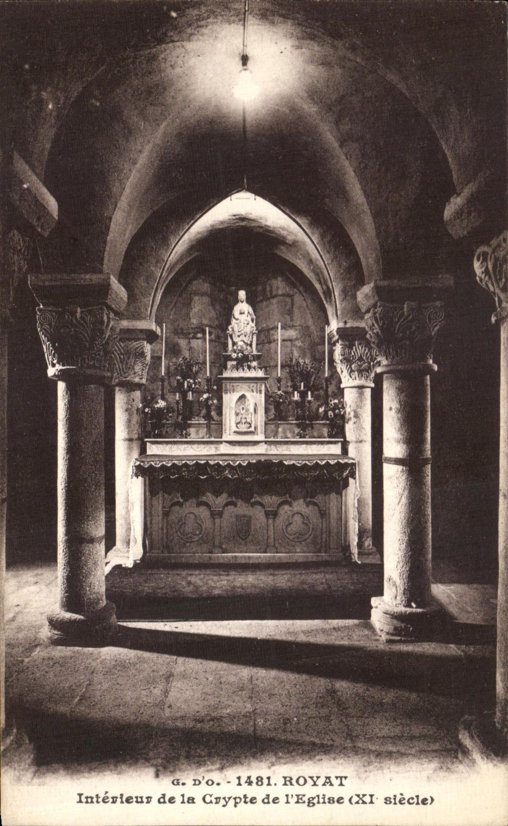 VINTAGE POSTCARD Interior Royat of the Crypt of L Church