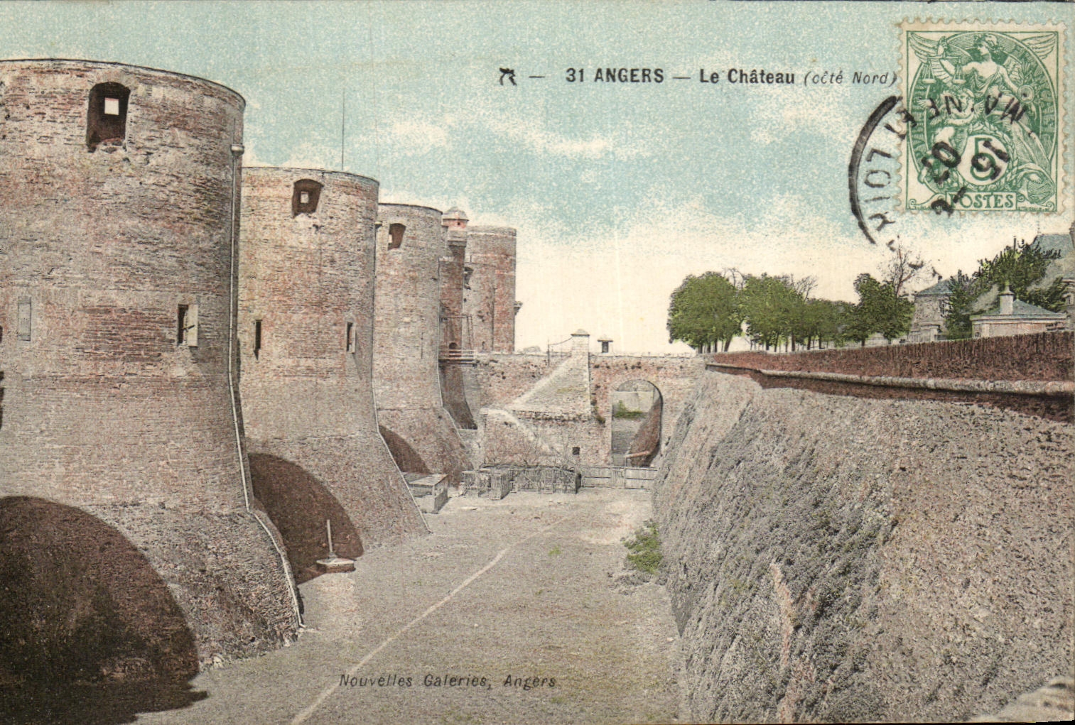 VINTAGE POSTCARD Angers the Castle
