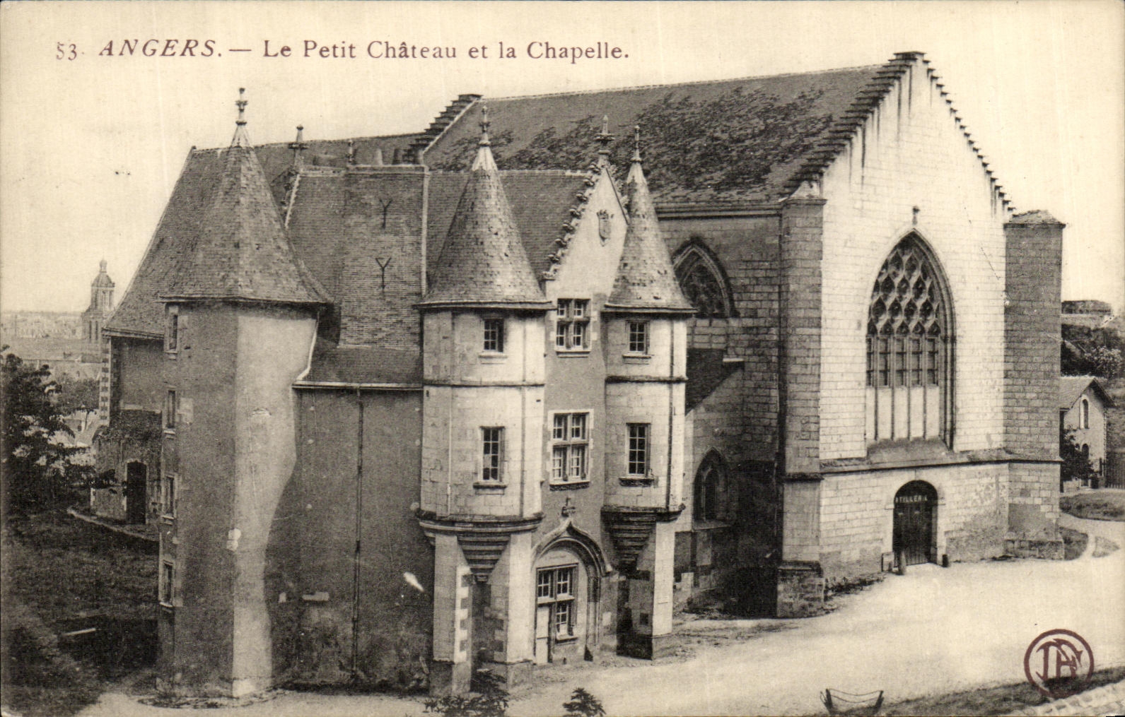 VINTAGE POSTCARD Angers the small Castle And La Chapelle