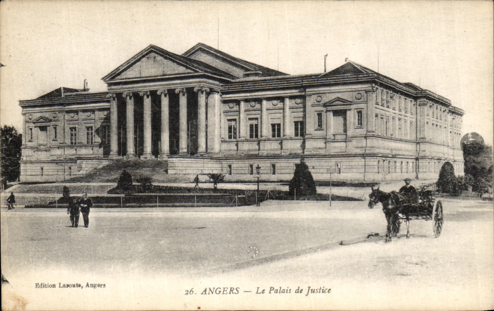 VINTAGE POSTCARD Angers Law courts Coach Horse